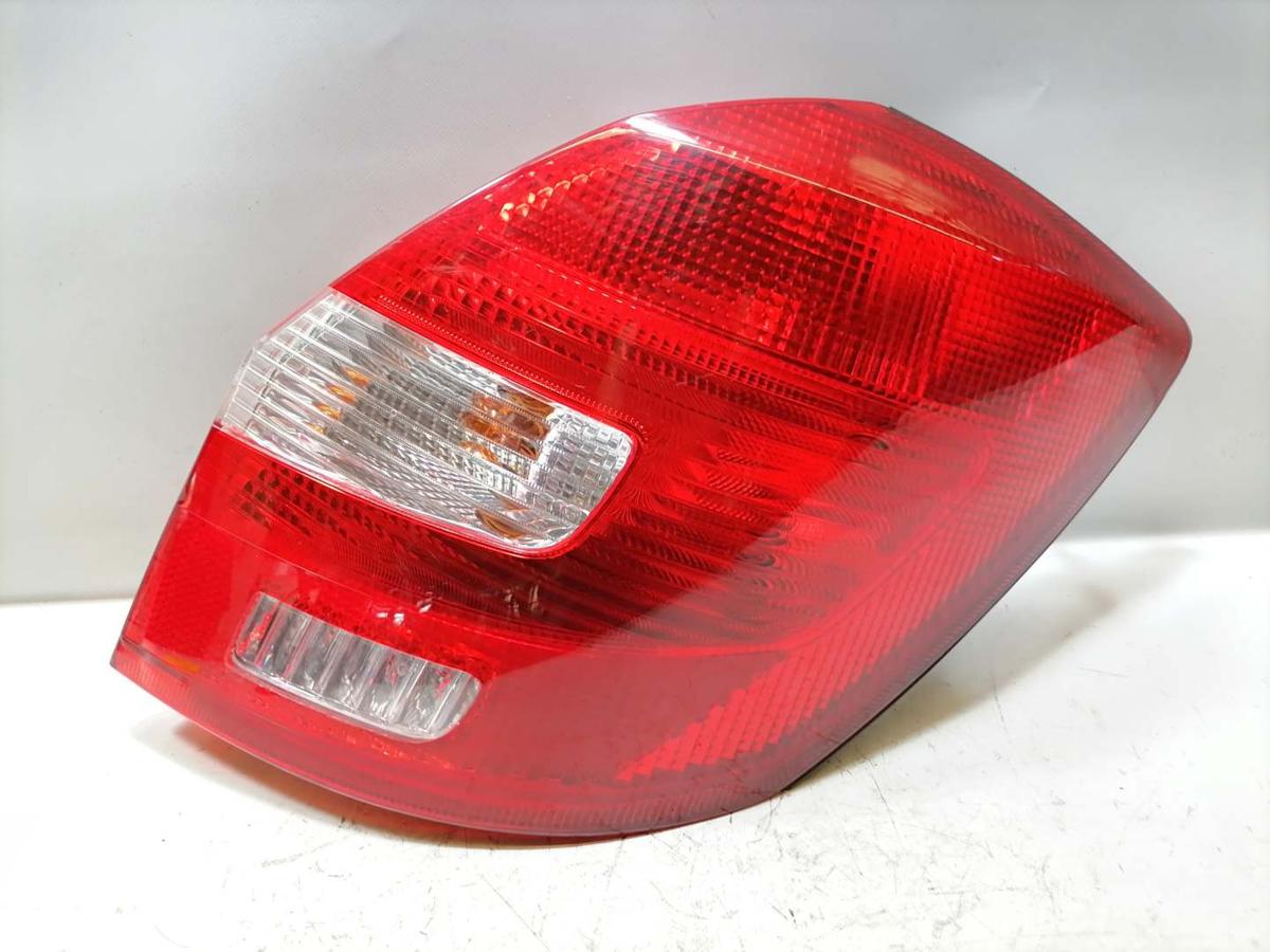 Skoda Fabia 2 5J original Rücklicht Rückleuchte Heckleuchte rechts BJ13 Skoda Fabia 2 5J original Rücklicht Rückleuchte Heckleuchte rechts BJ13